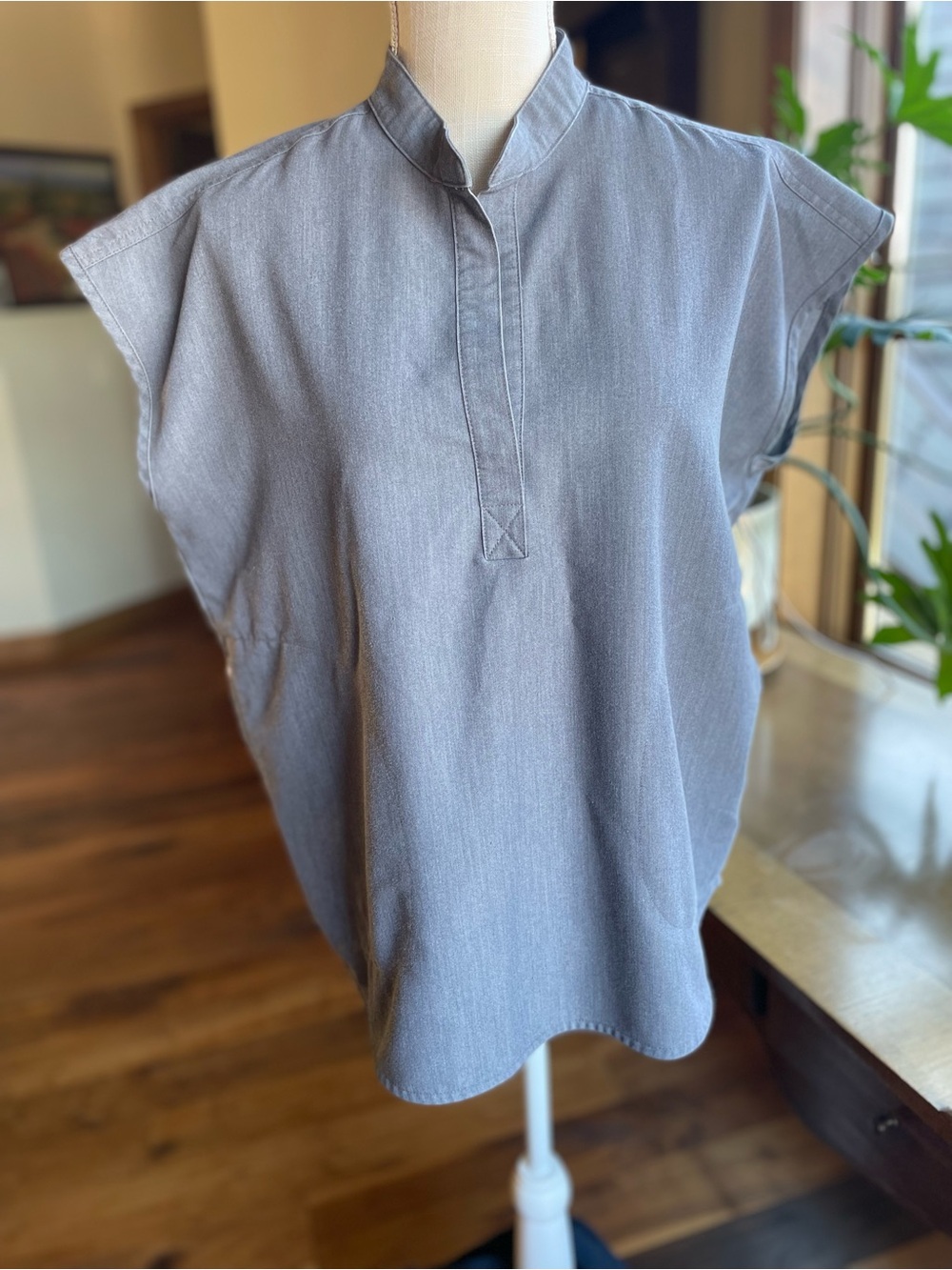 Figs Slate Grey Mandarin Collar Cap-Sleeve Tunic